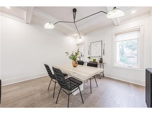 110 Kensington Avenue S, Hamilton, ON - Indoor Photo Showing Dining Room