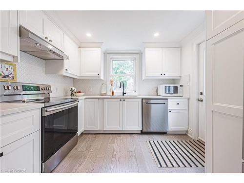 110 Kensington Avenue S, Hamilton, ON - Indoor Photo Showing Kitchen With Stainless Steel Kitchen With Upgraded Kitchen