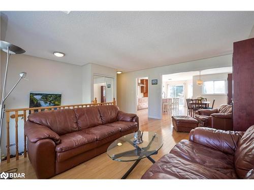 12 Langevin Drive, Wasaga Beach, ON - Indoor Photo Showing Living Room