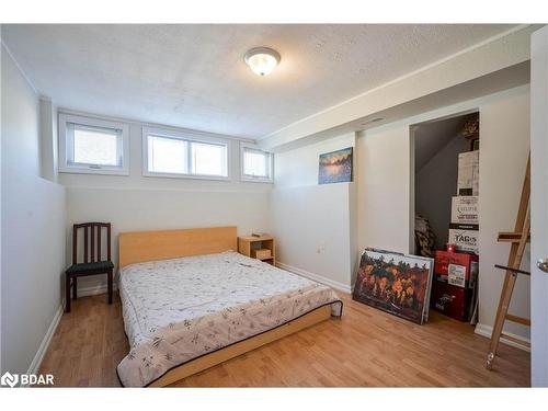 12 Langevin Drive, Wasaga Beach, ON - Indoor Photo Showing Bedroom