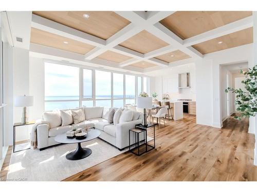 2102-2007 James Street, Burlington, ON - Indoor Photo Showing Living Room