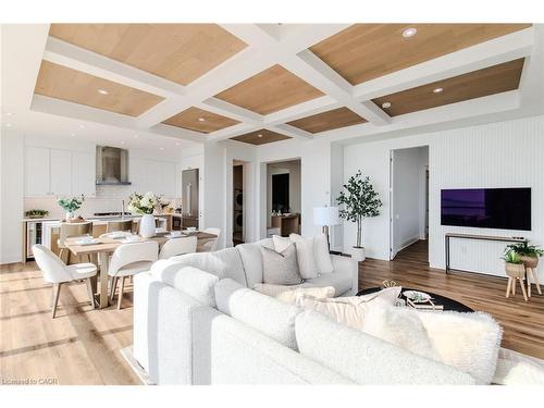 2102-2007 James Street, Burlington, ON - Indoor Photo Showing Living Room