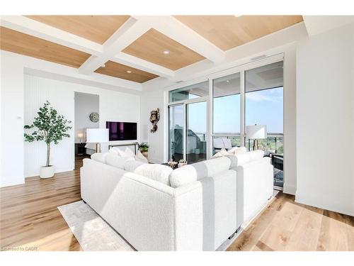 2102-2007 James Street, Burlington, ON - Indoor