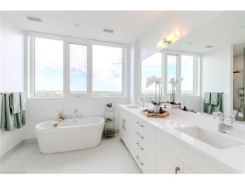 2102-2007 James Street, Burlington, ON - Indoor Photo Showing Bathroom