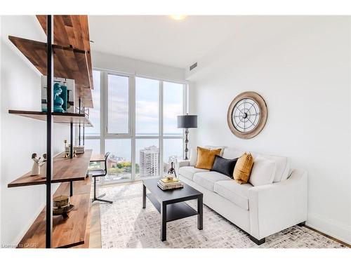 2102-2007 James Street, Burlington, ON - Indoor Photo Showing Living Room