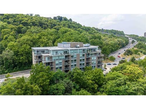 306-455 Charlton Avenue E Hamilton, ON L8N 0B2