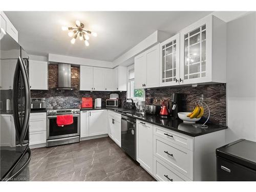 2396 Lyford Lane, Burlington, ON - Indoor Photo Showing Kitchen