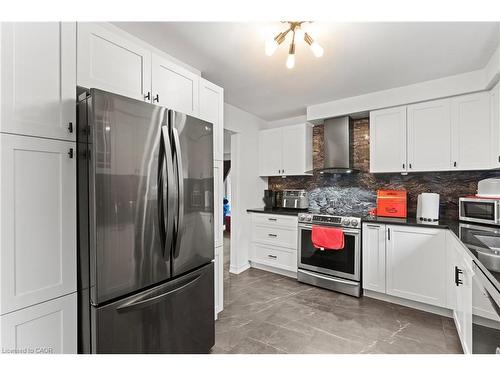 2396 Lyford Lane, Burlington, ON - Indoor Photo Showing Kitchen