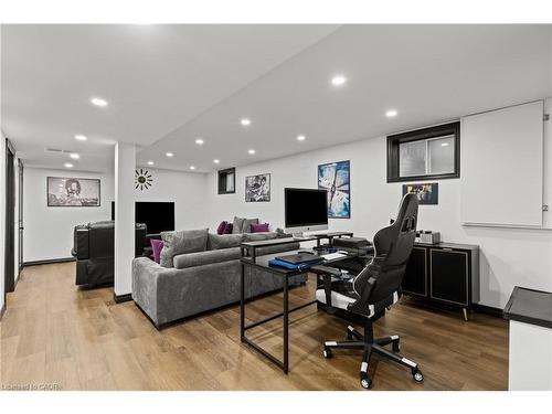 2396 Lyford Lane, Burlington, ON - Indoor