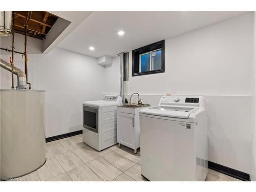 2396 Lyford Lane, Burlington, ON - Indoor Photo Showing Laundry Room