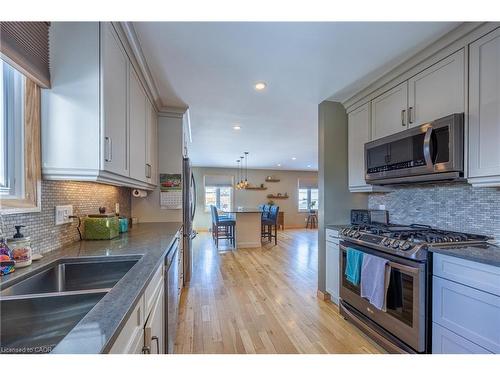 220 King Hiram Street, Ingersoll, ON - Indoor Photo Showing Kitchen With Stainless Steel Kitchen With Double Sink With Upgraded Kitchen