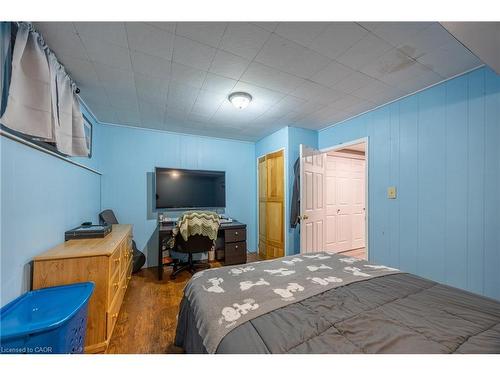 220 King Hiram Street, Ingersoll, ON - Indoor Photo Showing Bedroom