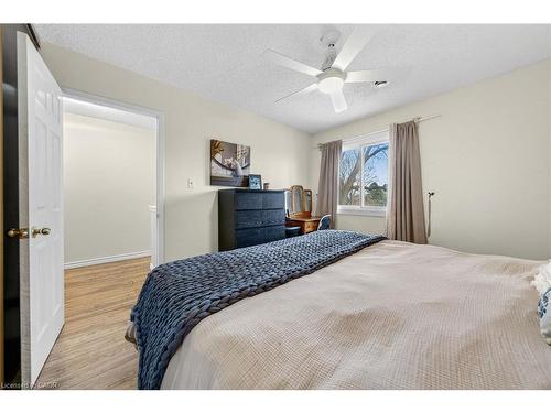 83 Fonthill Road, Hamilton, ON - Indoor Photo Showing Bedroom