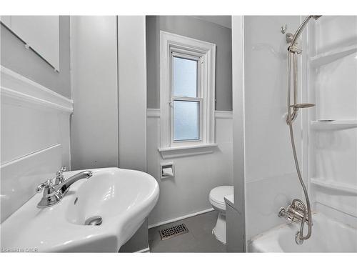 188 Stinson Street, Hamilton, ON - Indoor Photo Showing Bathroom