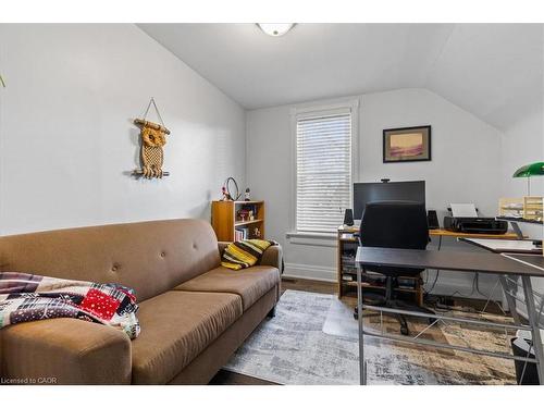 15 Glasgow Street, Kitchener, ON - Indoor Photo Showing Other Room