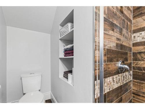 15 Glasgow Street, Kitchener, ON - Indoor Photo Showing Bathroom