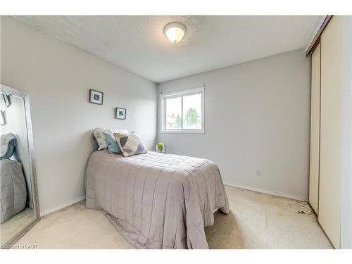 1157 Charminster Crescent, Mississauga, ON - Indoor Photo Showing Bedroom