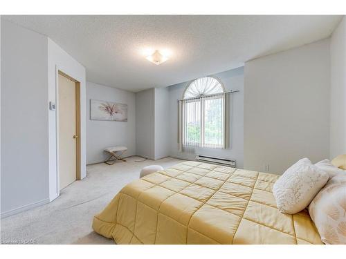 1157 Charminster Crescent, Mississauga, ON - Indoor Photo Showing Bedroom