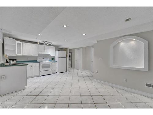 1157 Charminster Crescent, Mississauga, ON - Indoor Photo Showing Kitchen