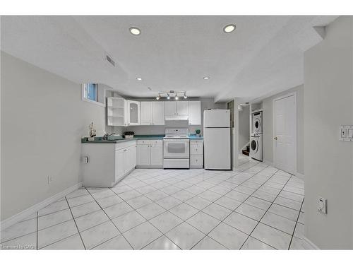 1157 Charminster Crescent, Mississauga, ON - Indoor Photo Showing Kitchen