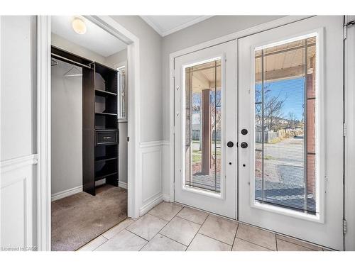 664 Brandenburg Boulevard, Waterloo, ON - Indoor Photo Showing Other Room