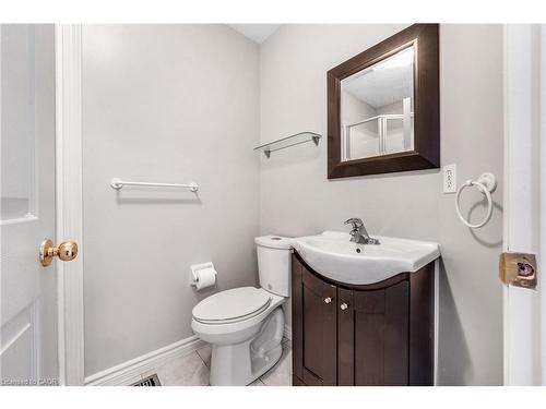 664 Brandenburg Boulevard, Waterloo, ON - Indoor Photo Showing Bathroom
