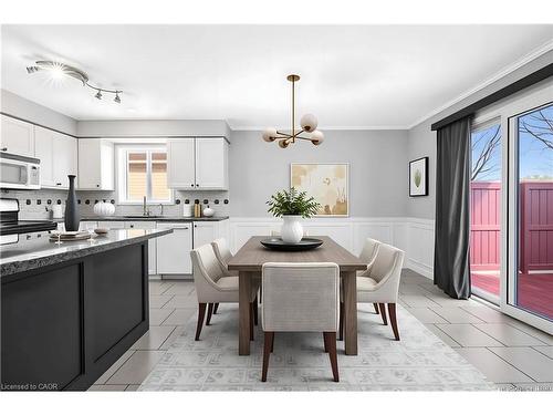 664 Brandenburg Boulevard, Waterloo, ON - Indoor Photo Showing Other Room