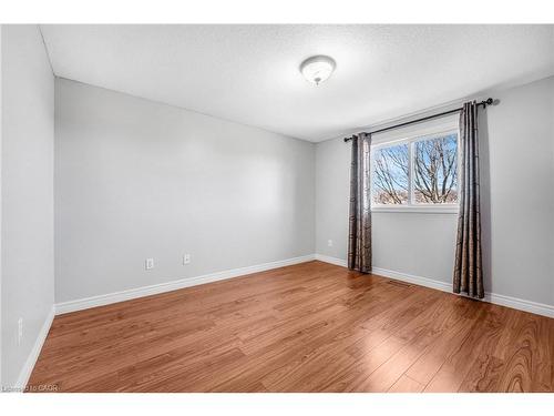 664 Brandenburg Boulevard, Waterloo, ON - Indoor Photo Showing Other Room