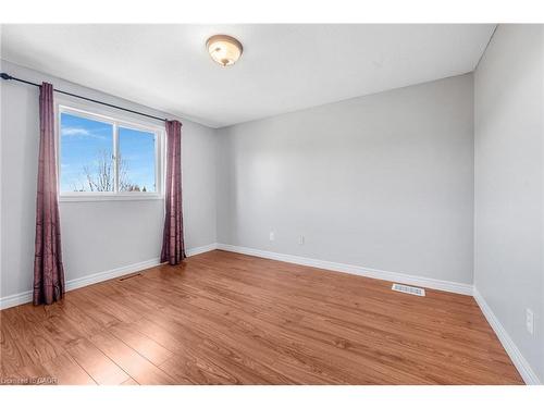 664 Brandenburg Boulevard, Waterloo, ON - Indoor Photo Showing Other Room