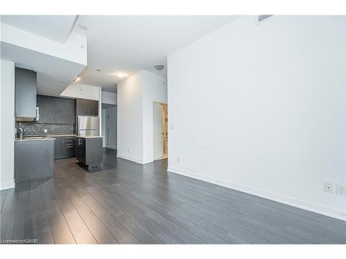 206-85 Duke Street W, Kitchener, ON - Indoor Photo Showing Kitchen