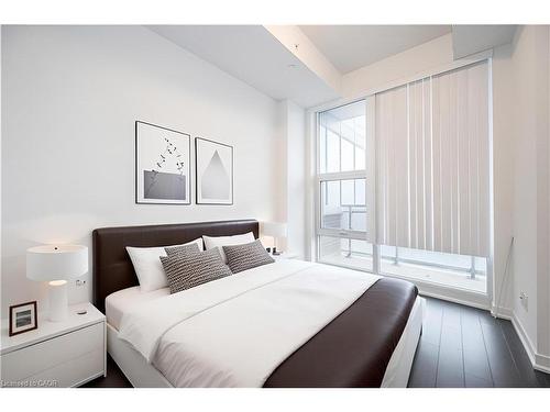 206-85 Duke Street W, Kitchener, ON - Indoor Photo Showing Bedroom