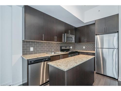 206-85 Duke Street W, Kitchener, ON - Indoor Photo Showing Kitchen With Stainless Steel Kitchen With Upgraded Kitchen