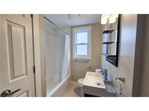 403-1544 King Street E, Hamilton, ON - Indoor Photo Showing Bathroom