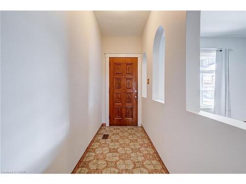 53 Sherman Avenue N, Hamilton, ON - Indoor Photo Showing Other Room