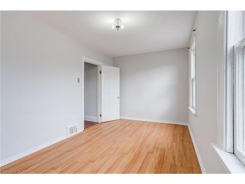 53 Sherman Avenue N, Hamilton, ON - Indoor Photo Showing Other Room