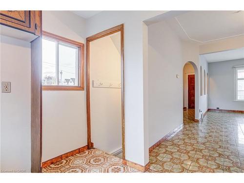 53 Sherman Avenue N, Hamilton, ON - Indoor Photo Showing Other Room