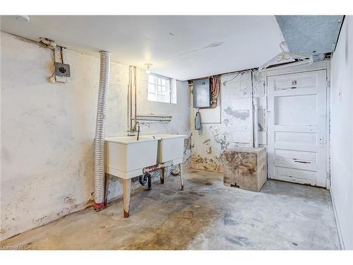 53 Sherman Avenue N, Hamilton, ON - Indoor