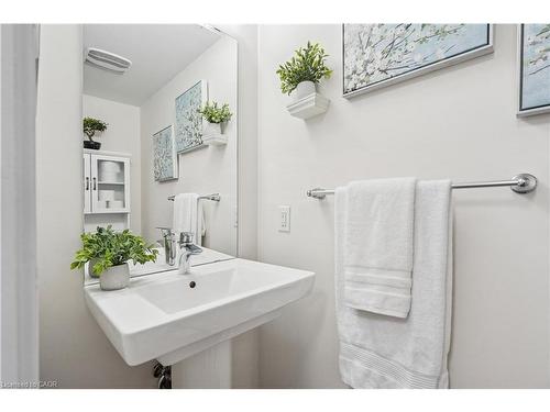 12 Crafter Crescent, Stoney Creek, ON - Indoor Photo Showing Bathroom