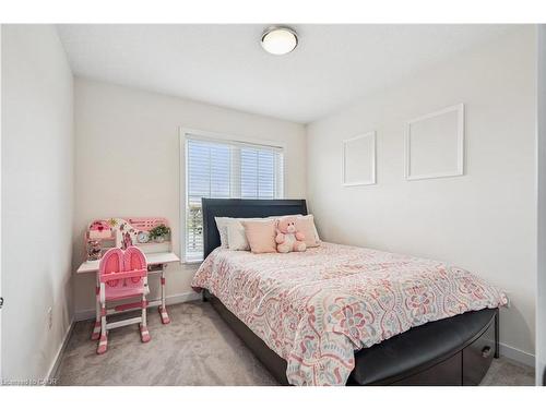 12 Crafter Crescent, Stoney Creek, ON - Indoor Photo Showing Bedroom