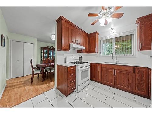 152 Kinzie Avenue, Kitchener, ON - Indoor Photo Showing Kitchen