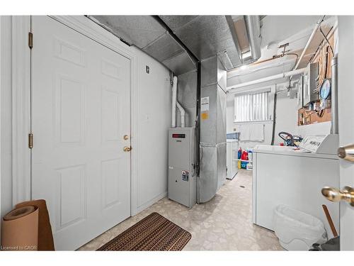152 Kinzie Avenue, Kitchener, ON - Indoor Photo Showing Laundry Room