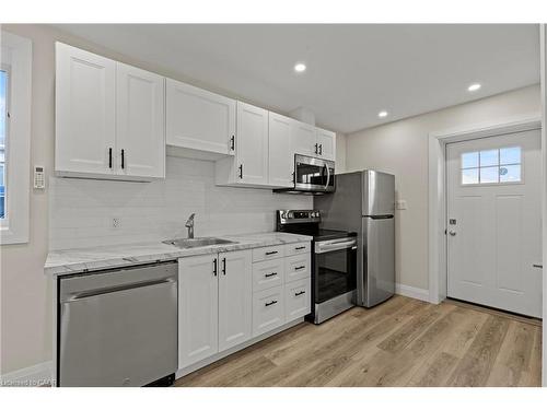 3-65 Chelsea Street, St. Catharines, ON - Indoor Photo Showing Kitchen