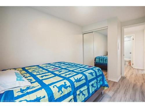 12-36 Greendale Drive, Hamilton, ON - Indoor Photo Showing Bedroom