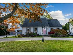 24 Lake Street  Grimsby, ON L3M 2G7