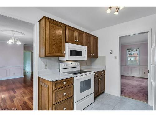 24 Lake Street, Grimsby, ON - Indoor Photo Showing Kitchen