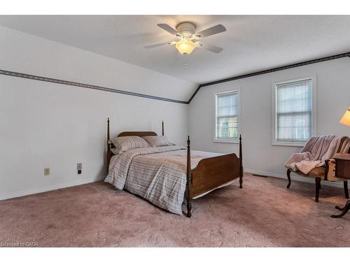 24 Lake Street, Grimsby, ON - Indoor Photo Showing Bedroom
