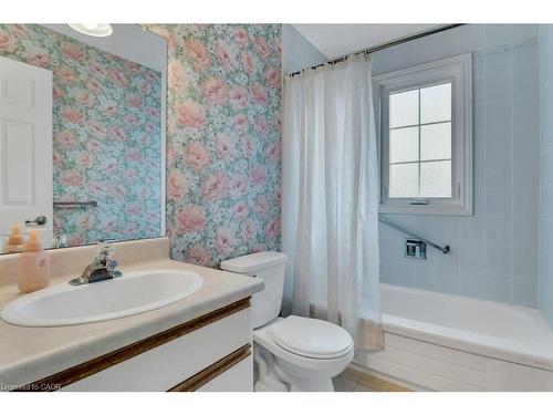 24 Lake Street, Grimsby, ON - Indoor Photo Showing Bathroom