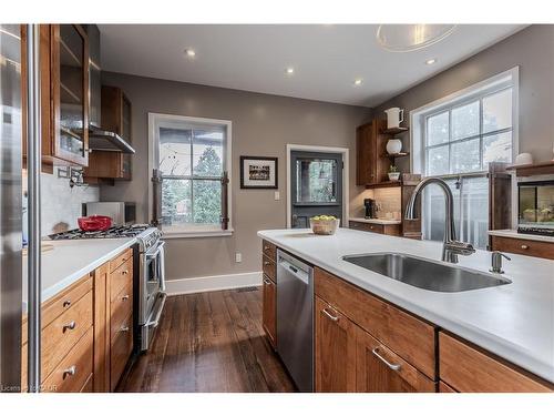 2154 Caroline Street, Burlington, ON - Indoor Photo Showing Kitchen