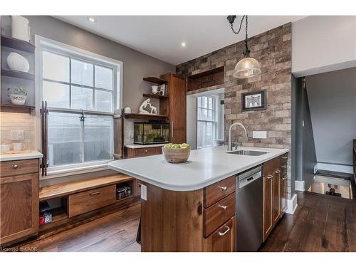 2154 Caroline Street, Burlington, ON - Indoor Photo Showing Kitchen
