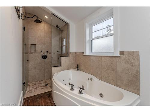 2154 Caroline Street, Burlington, ON - Indoor Photo Showing Bathroom